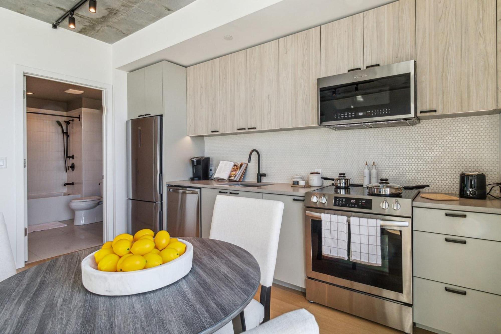 Contemporary City Living Apartments In Nashville Esterno foto